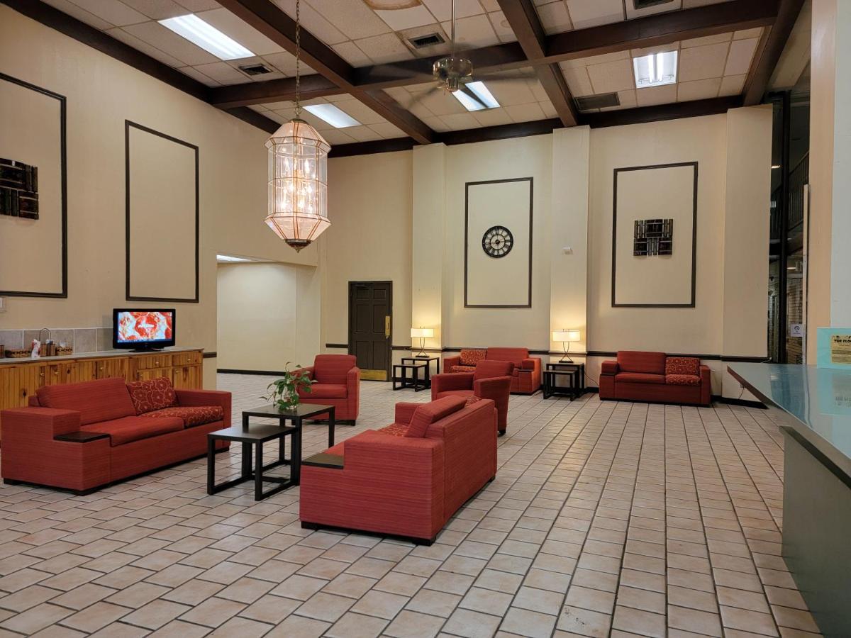 Rest Inn - Extended Stay, I-40 Airport, Wedding & Event Center Amarillo Exterior foto