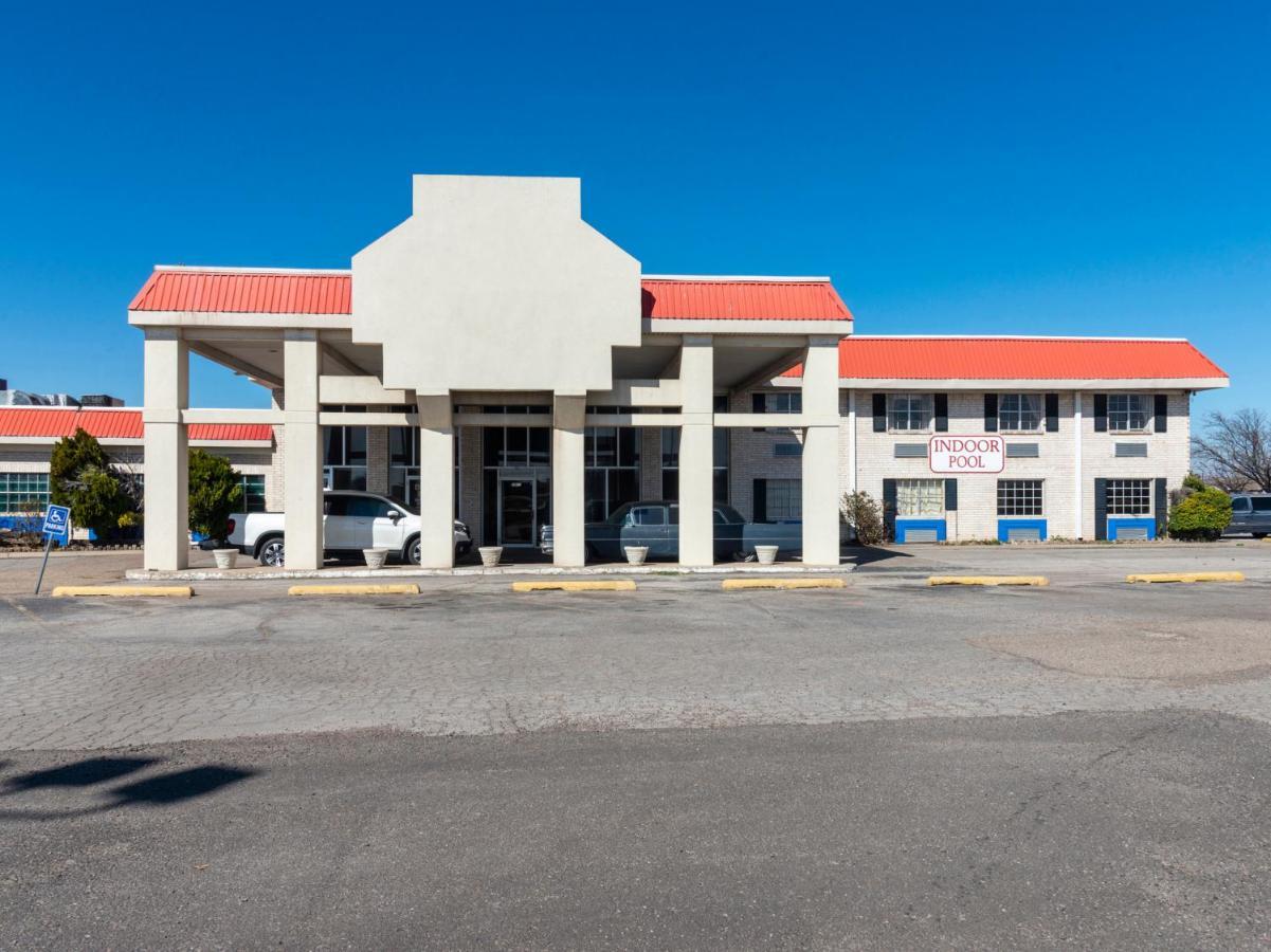 Rest Inn - Extended Stay, I-40 Airport, Wedding & Event Center Amarillo Exterior foto